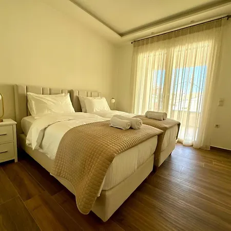 Thea Luxury Corfu Town Apartmán *